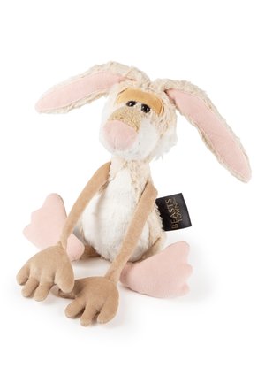 Jouet en peluche lapin avec de longues oreilles tombantes, tissu beige et rose, grandes mains, assis droit avec une étiquette "Beasts Town" sur le côté.