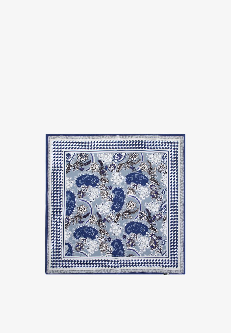 Écharpe carrée en soie présentant un motif paisley bleu et blanc sur un fond bleu clair, bordée d'une bordure en pied-de-poule.