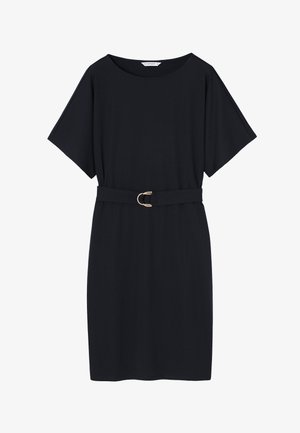 Schwarzes Kurzarmkleid mit rundem Ausschnitt und passendem Stoffgürtel mit goldener Doppelring-Schnalle an der Taille.