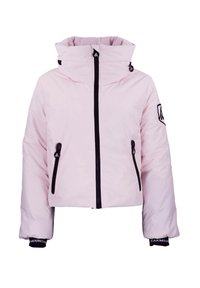 Veste courte rose clair avec un col haut, fermeture éclair noire, deux poches latérales et accents noirs sur les poignets et le patch logo.