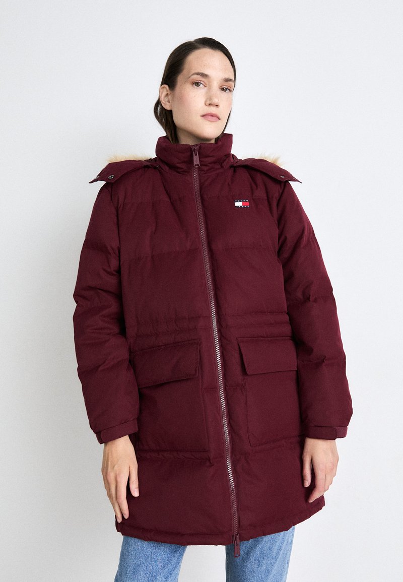 Tommy Jeans MIDI ALASKA - Dunkåpe / -frakk - deep rouge