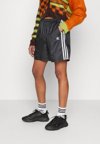 adidas Sportswear ADICOLOR CLASSICS RIPSTOP  - Shorts - black