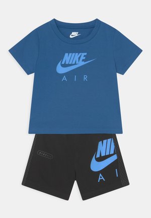 AIR TEE SET - Shorts - black