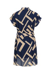Robe bleu marine avec imprimé géométrique abstrait beige, manches courtes, col et ceinture assortie nouée à la taille, vue de dos.