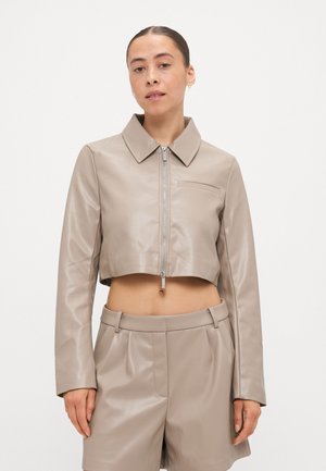 ONLSARAMY JACKET - Imitert skinnjakke - fungi