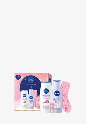 Ensemble cadeau 24 pièces calendrier de l'Avent femme maman femme Nivea -  Panier de Noël 5025970013442