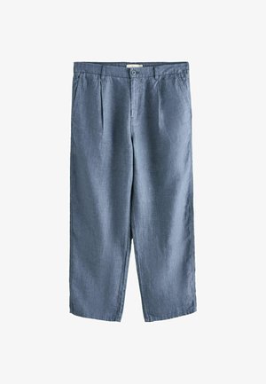 Blauwe linnen broek met losse pasvorm, voorkanten plooien, zijzakken, ceintuurlussen en knoopsluiting in de taille.