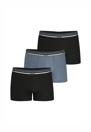 Le set de boxers pour hommes comprend trois pièces : deux noires et une bleu clair. Fabriqué en tissu doux, avec une taille élastiquée arborant le logo de la marque.