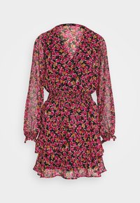 Svart blommig klänning med rosa och orange blommor, genomskinliga långa ärmar, åtstramad midja och lager på lager med volangkant. Lättviktig tyg.