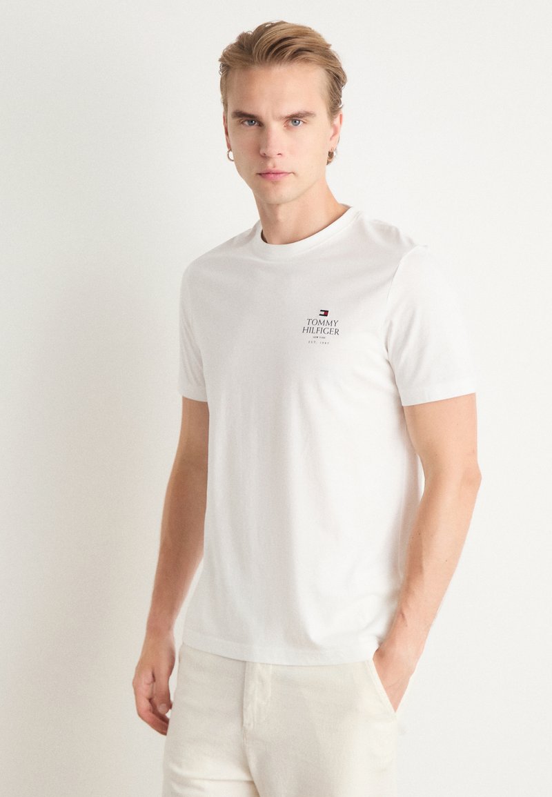 Tommy Hilfiger STACK TEE - T-shirt basic - white