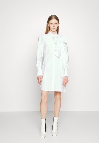Victoria Beckham WRAP SHIRT DRESS - Φόρεμα πουκάμισο - white