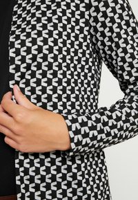 ONLY Neuletakki - white