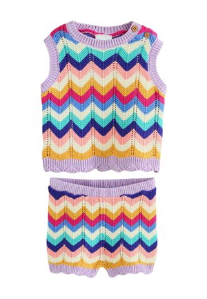 Ærmeløst striktop og shorts sæt med flerfarvet zigzag-mønster i lilla, pink, blå, gul og turkis garn.