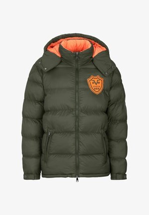 Ciemnozielona kurtka puchowa z zamkiem z przodu, pomarańczową podszewką kaptura, mankietami na zatrzask, bocznymi kieszeniami na zamek i pomarańczowym emblematem Italia na piersi.