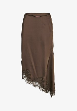 Bruine satijnen midi rok met asymmetrische zoom en bloemige kanten afwerking langs de onderkant.