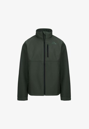 Giacca softshell verde scuro con colletto alto, zip frontale completa e tasca sul petto con zip. Presenta una texture liscia e accenti neri a contrasto.