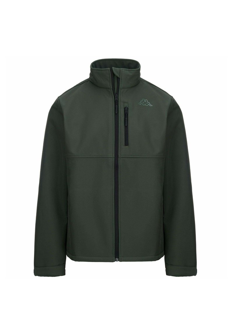 Giacca softshell verde scuro con colletto alto, zip frontale completa e tasca sul petto con zip. Presenta una texture liscia e accenti neri a contrasto.