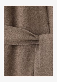 Sélectionné, brown