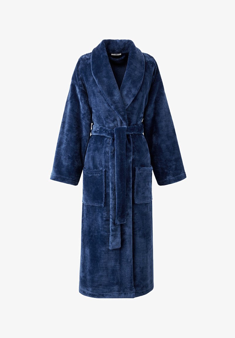 Navyblauer Fleece-Bademantel mit langen Ärmeln, einem Schalkragen, einem gebundenen Gürtel in der Taille und zwei vorderen Taschen. Weiches, strukturiertes Material.