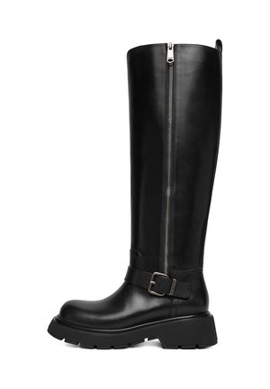 - Kozaki na platformie