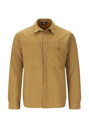 Chemise à manches longues en tissu brun sable avec deux poches poitrine, fermeture à boutons et un col fin et dépouillé. Texture lisse.