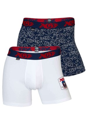 To sæt boxershorts: et hvidt med et logopatch og et marineblåt med hvid skrift, begge med elastiske taljer i rød og marineblå.