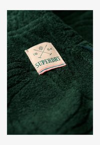 Niewybrane, enamel green