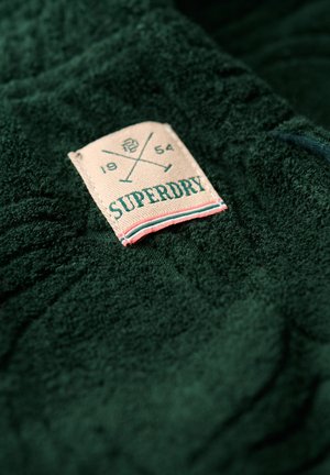 Superdry COUNTRY CLUB - Shorts - enamel green