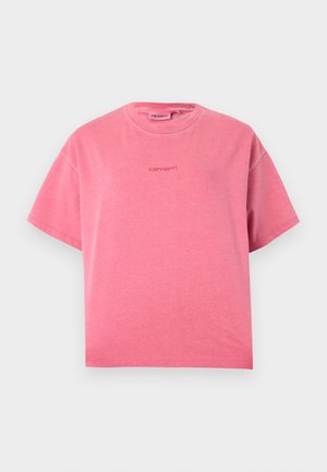 Różowy t-shirt z krótkim rękawem i okrągłym dekoltem, z małym logo Carhartt wyhaftowanym na środku przodu na jednolitym tle.