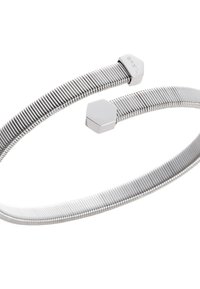 Pulsera de bengala metálica plateada con un diseño flexible y acanalado. Presenta acentos hexagonales en cada extremo, ofreciendo una estética moderna.