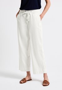Street One - STRAIGHT LEG  - Tracksuit bottoms - weiß Thumbnail Image 1
