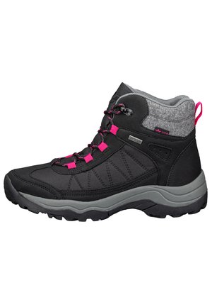 Schwarze Wanderschuhe mit grauen Akzenten und pinken Schnürsenkeln. Sie verfügen über ein strukturiertes Obermaterial, eine langlebige Sohle und einen gepolsterten Knöchel zur Unterstützung.