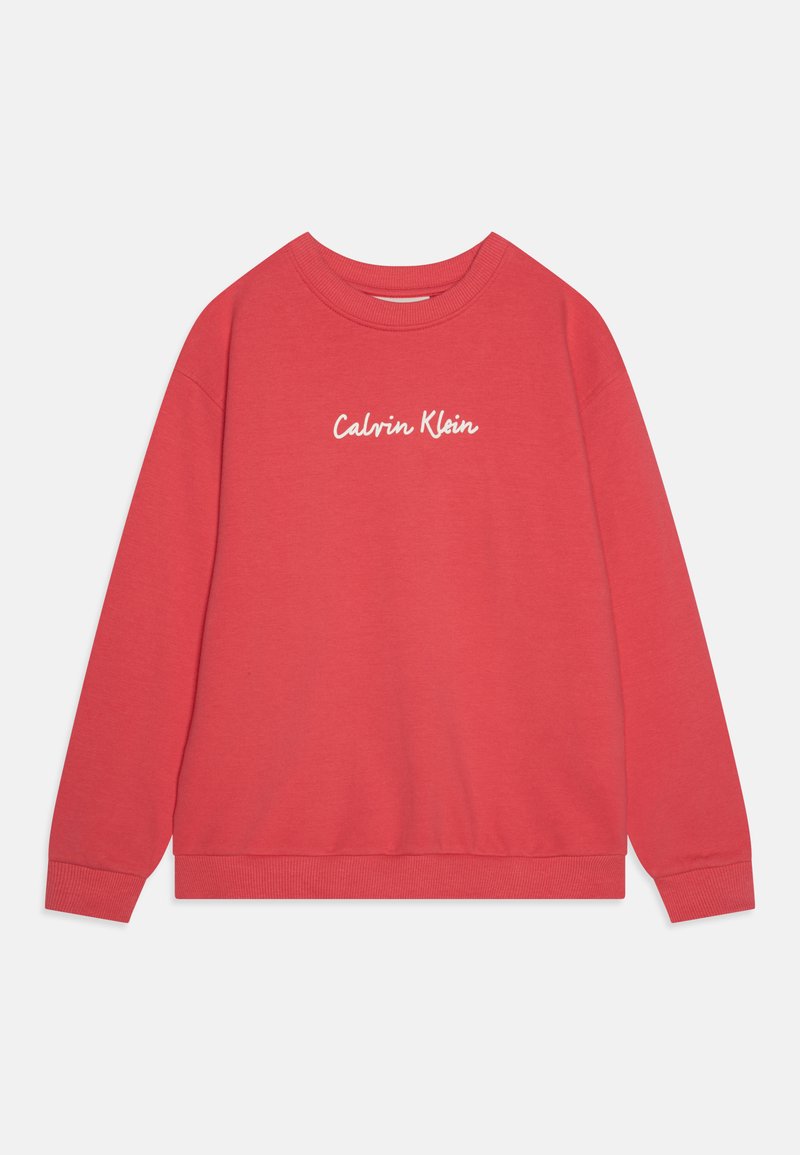 Rød bomullgenser med rund hals, lange ermer og en hvit "Calvin Klein" logo på brystet. Ribbestrikkede mansjetter og nederkant.