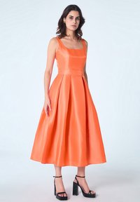 Smart and Joy Robe de soirée - rouge