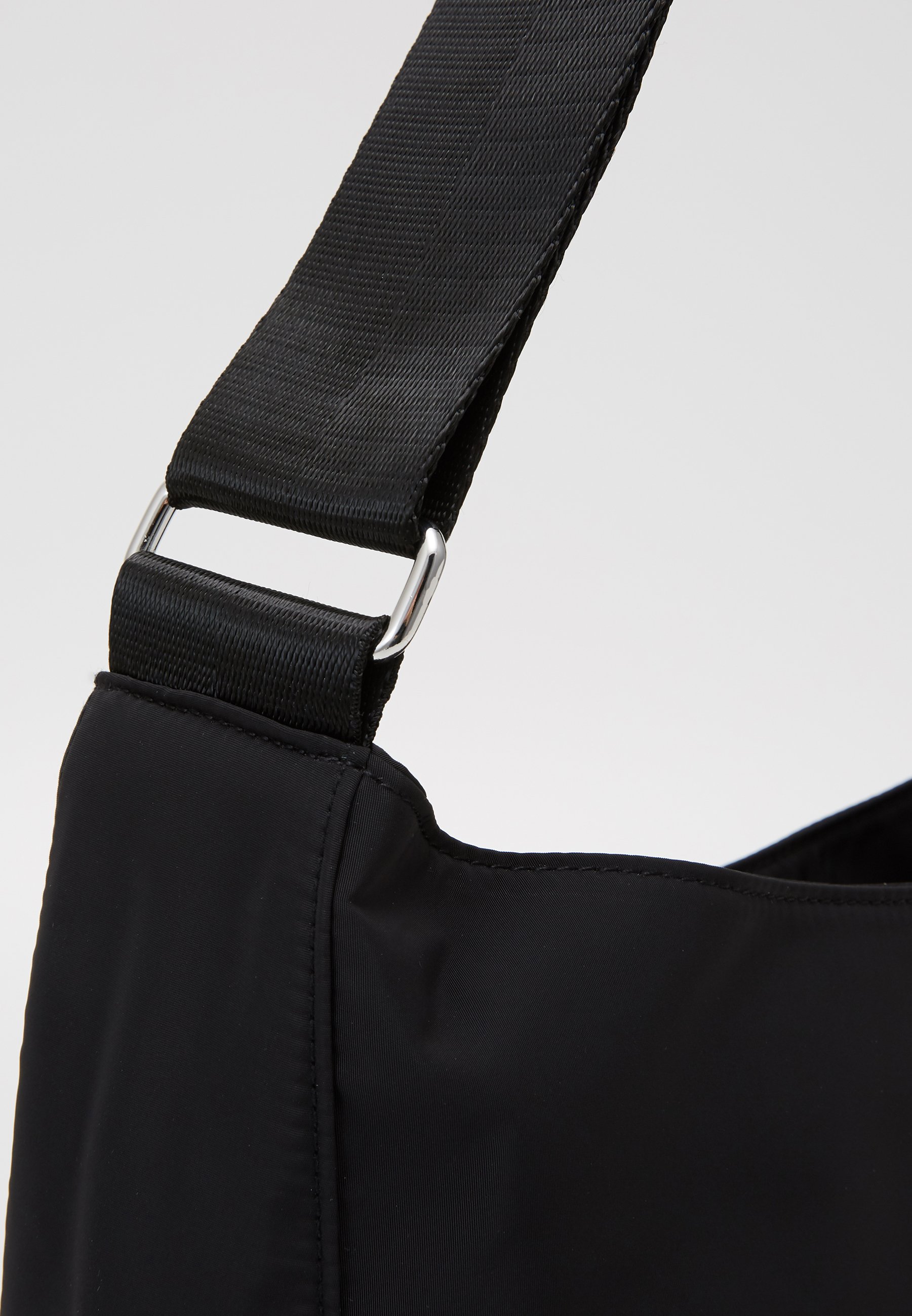 Weekday CARRY BAG Håndveske blacksvart Zalando.no Weekday ZARI Håndveske black Zalando.no