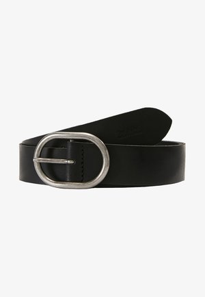 Ceinture en cuir noir avec une boucle en métal argentée arrondie, présentée roulée avec la boucle face vers l'avant sur un fond blanc.