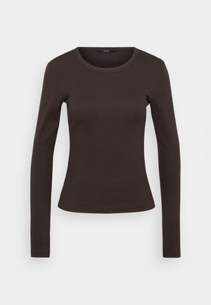 T-shirt a maniche lunghe marrone in tessuto a costine, con scollatura rotonda e silhouette aderente.