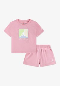 Δεν επιλέχθηκε, medium soft pink