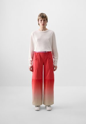 TRAILBLAZER PANTS - Ulkohousut - brilliant red