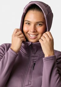 Paarse zip-up hoodie met een aansluitende capuchon, voorzien van een front-rits, strakke manchetten en zichtbare stiksels. Gladde textuur en praktisch ontwerp.