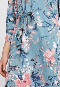 Vero Moda Sukienka koszulowa