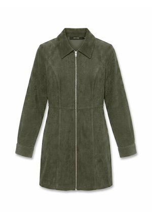 Manteau en velours côtelé vert olive à manches longues, avec col et fermeture éclair devant, légèrement cintré à la taille.