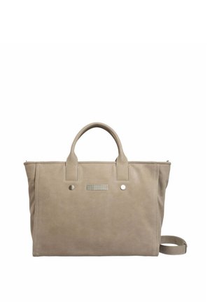 Sac à main rectangulaire en cuir taupe avec deux poignées, des clous décoratifs en métal et une bandoulière amovible sur fond blanc.