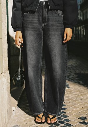 PULL&BEAR, HIGH-WAIST BALLOON FIT - JEANS - Baggy jeans - black