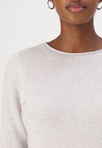 Repeat Pullover - snow