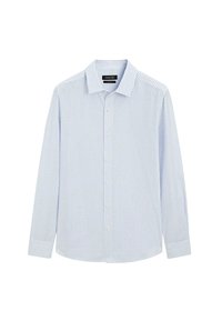 Langärmeliges Hemd zum Knöpfen mit hellblauen und weißen vertikalen Streifen, klassischem Kragen und geknöpften Manschetten auf weißem Hintergrund.