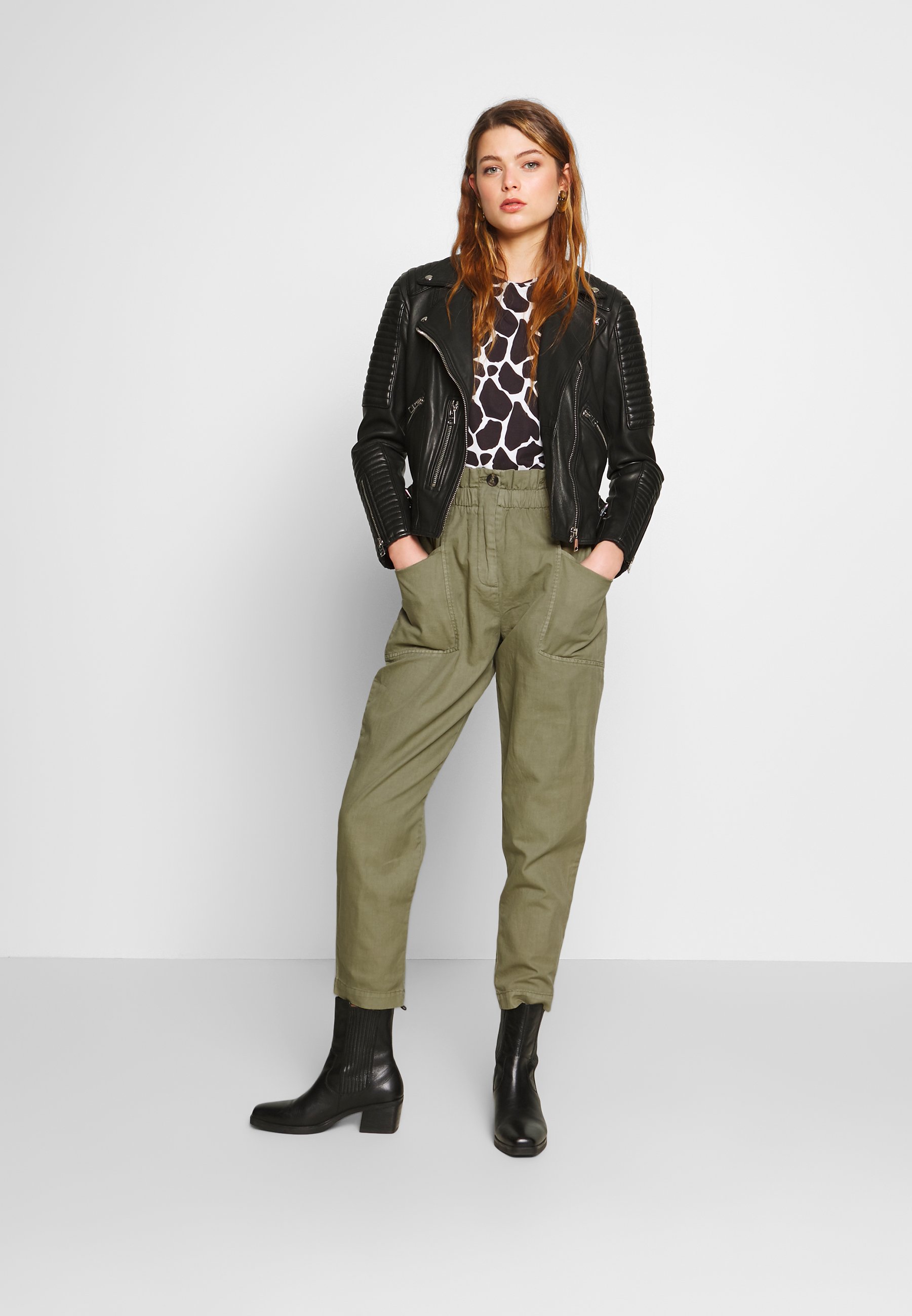 Pepe Jeans LIA Bukse thyme Zalando.no Pepe Jeans CORINA Skjorte multi Zalando.no
