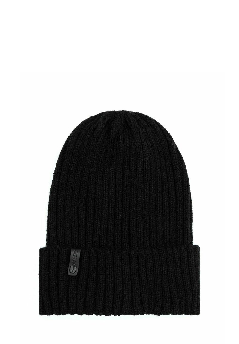 Czarna, prążkowana czapka z dzianiny z podwiniętym przodem. Posiada małą metkę marki z boku. Miękka struktura odpowiednia do noszenia zimą.
