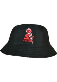 Sort bucket hat lavet af bomuld, med et rødt broderet logo af en basketball og teksten "STARTER." Textureret stof og bred skygge.