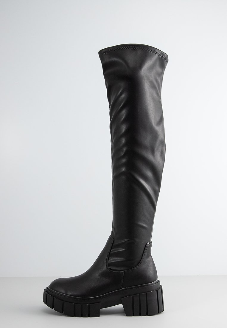 Cizme peste genunchi